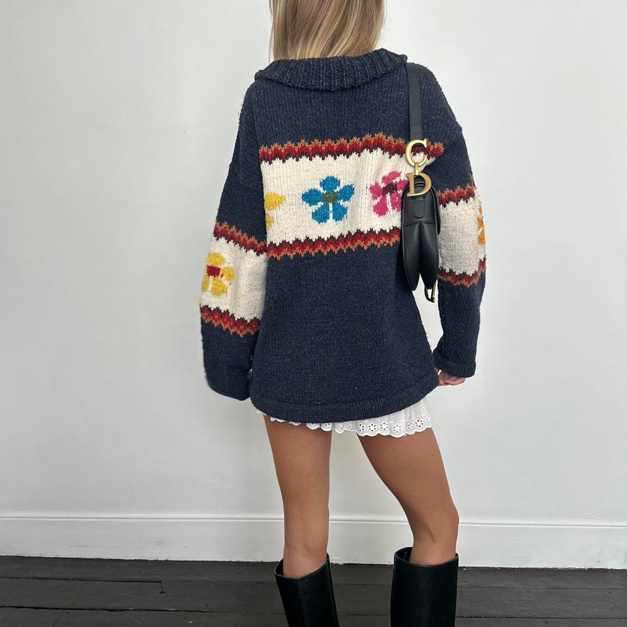 Vintage knitted navy flower zip up