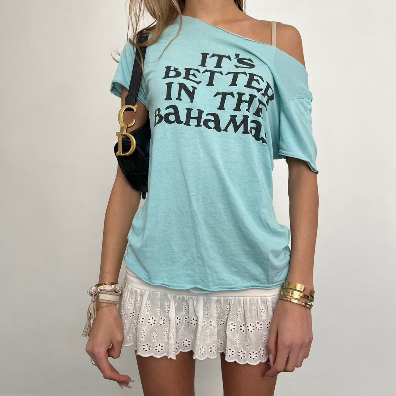 Vintage 2000’s It’s better in the BAHAMAS graphic tee