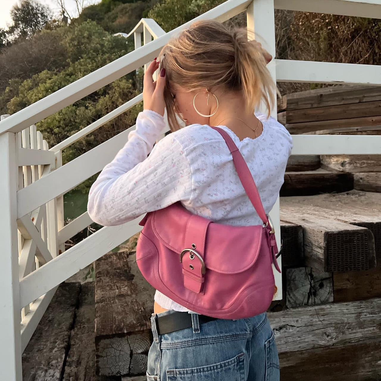 Vintage 90s Coach leather PINK shoulder purse 🎀