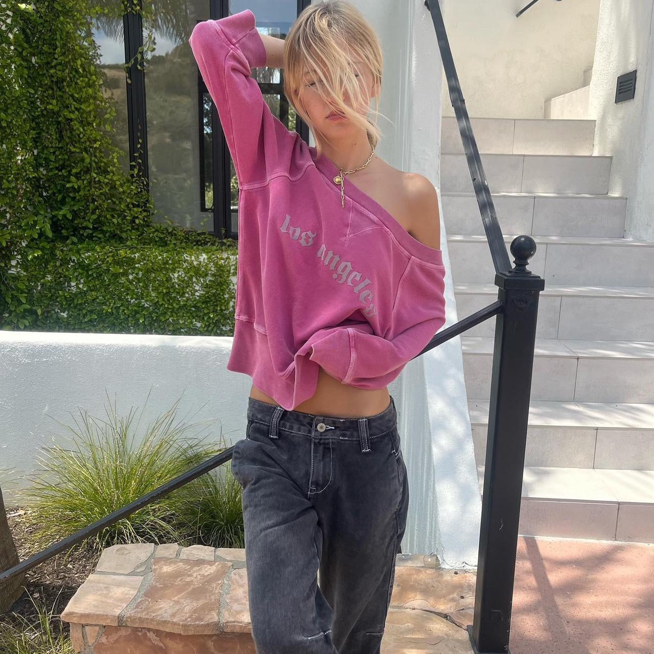 Vintage 2000’s Los Angeles pink off shoulder sweatshirt