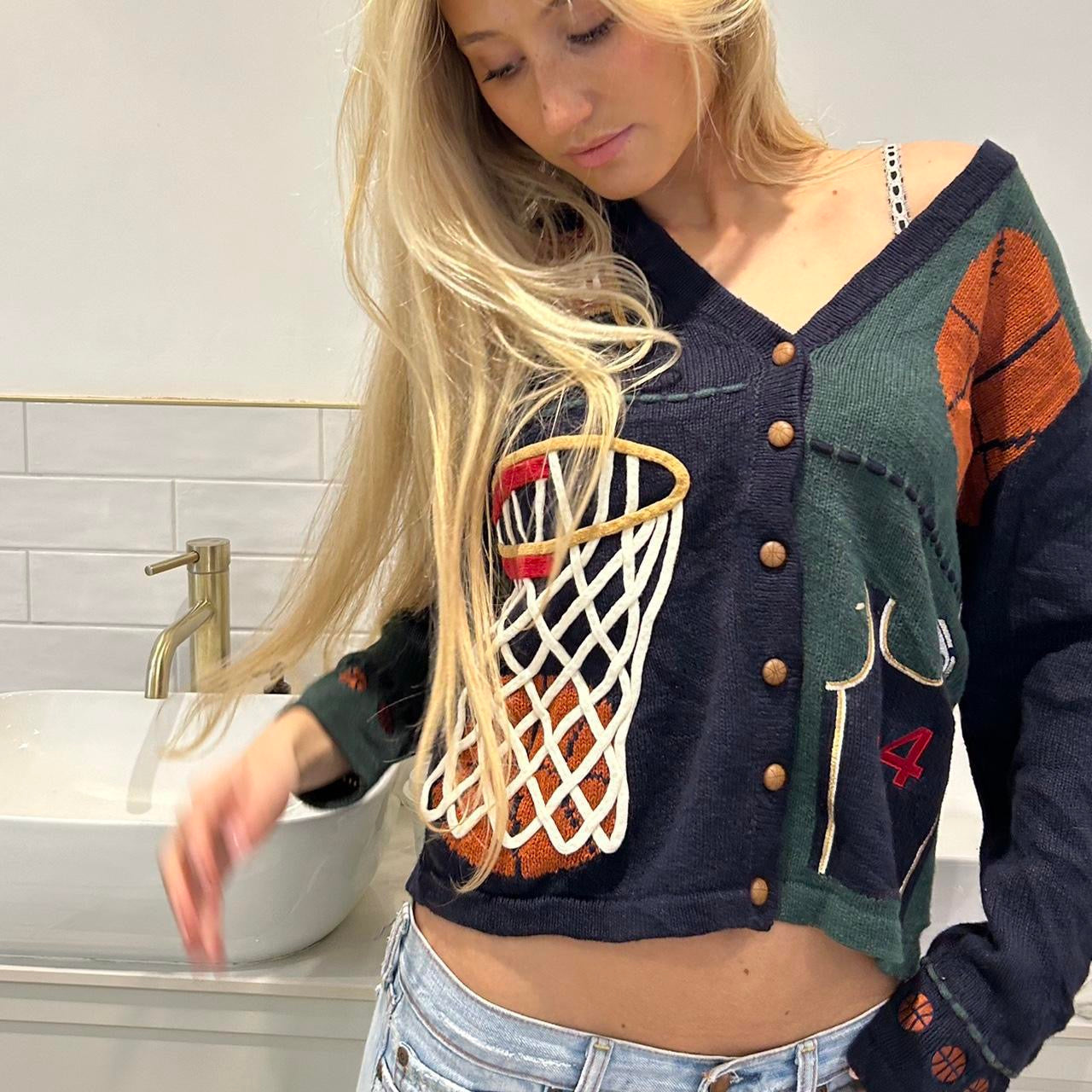 Vintage 90’s basketball knit cardigan 🏀