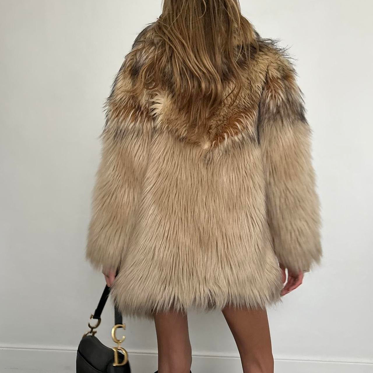 Vintage 2000’s faux fur light brown jacket