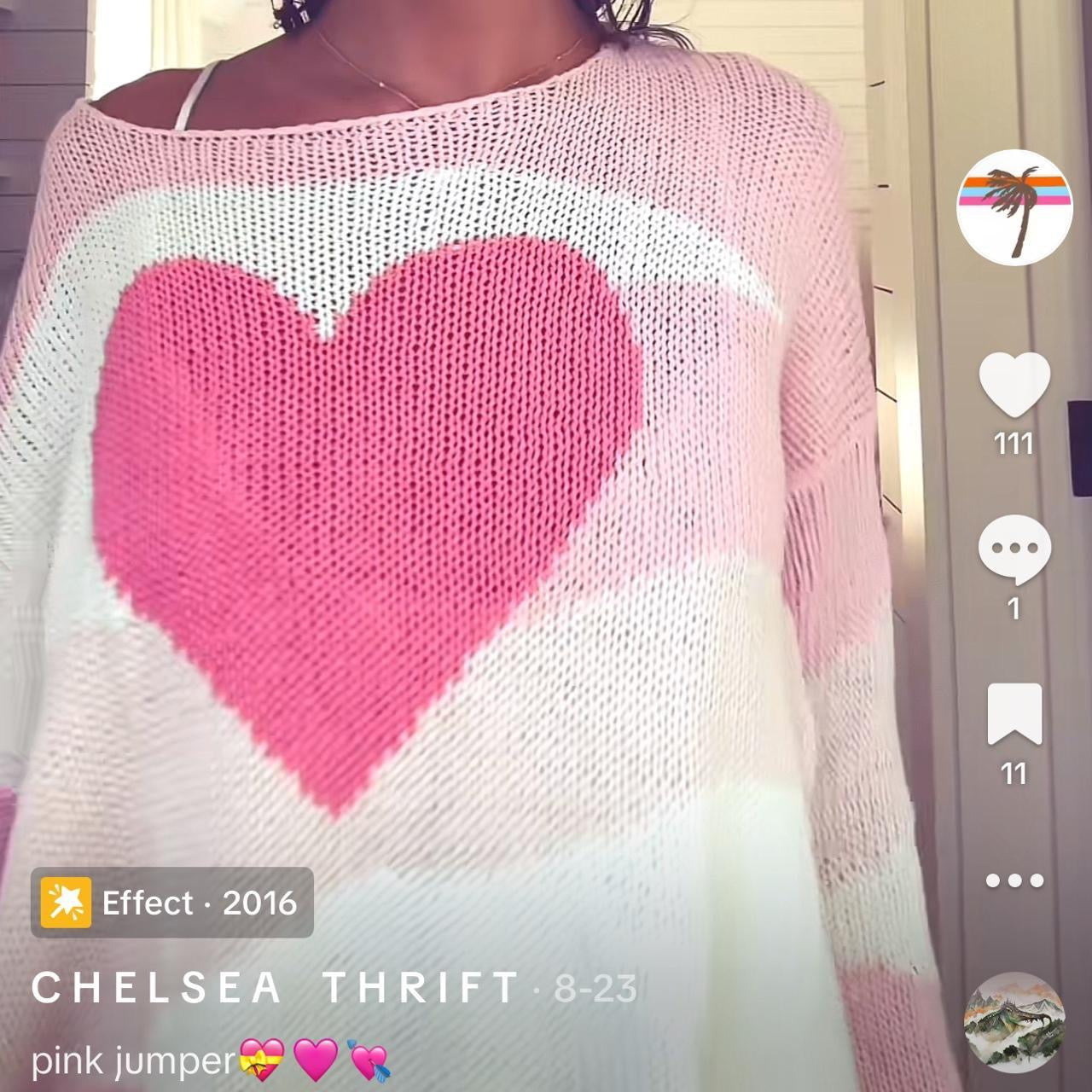 Vintage 2000’s pink heart knit sweater