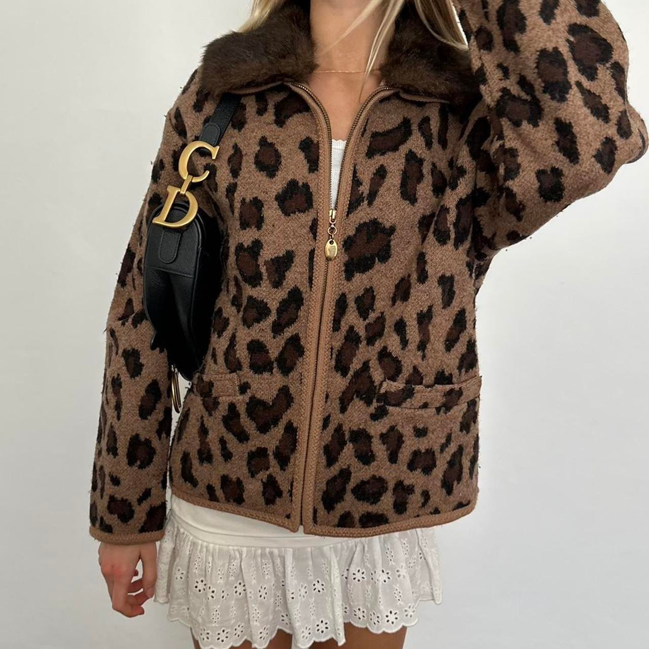 Vintage 2000’s faux fur leopard jacket