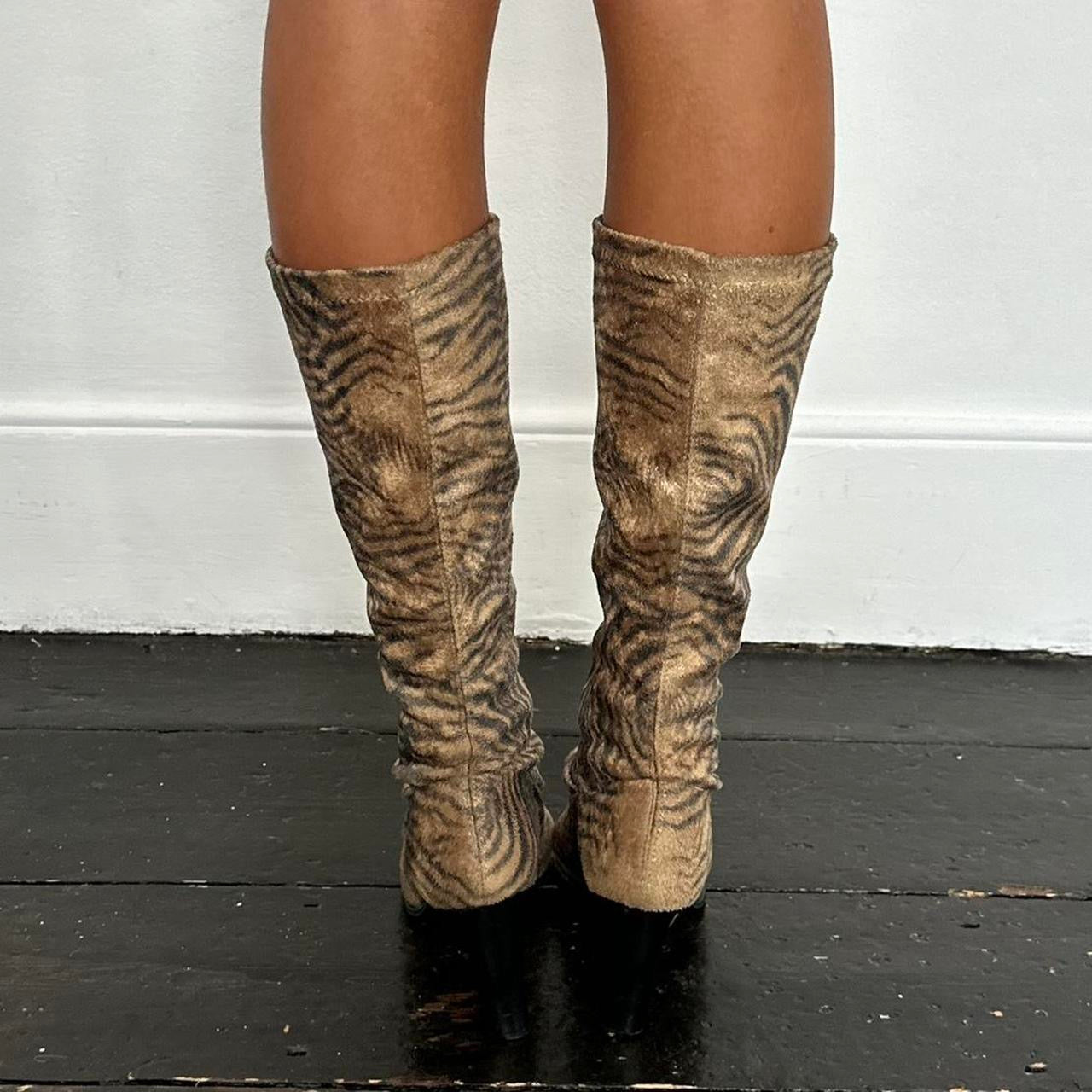 Vintage 90’s animal print heel boots