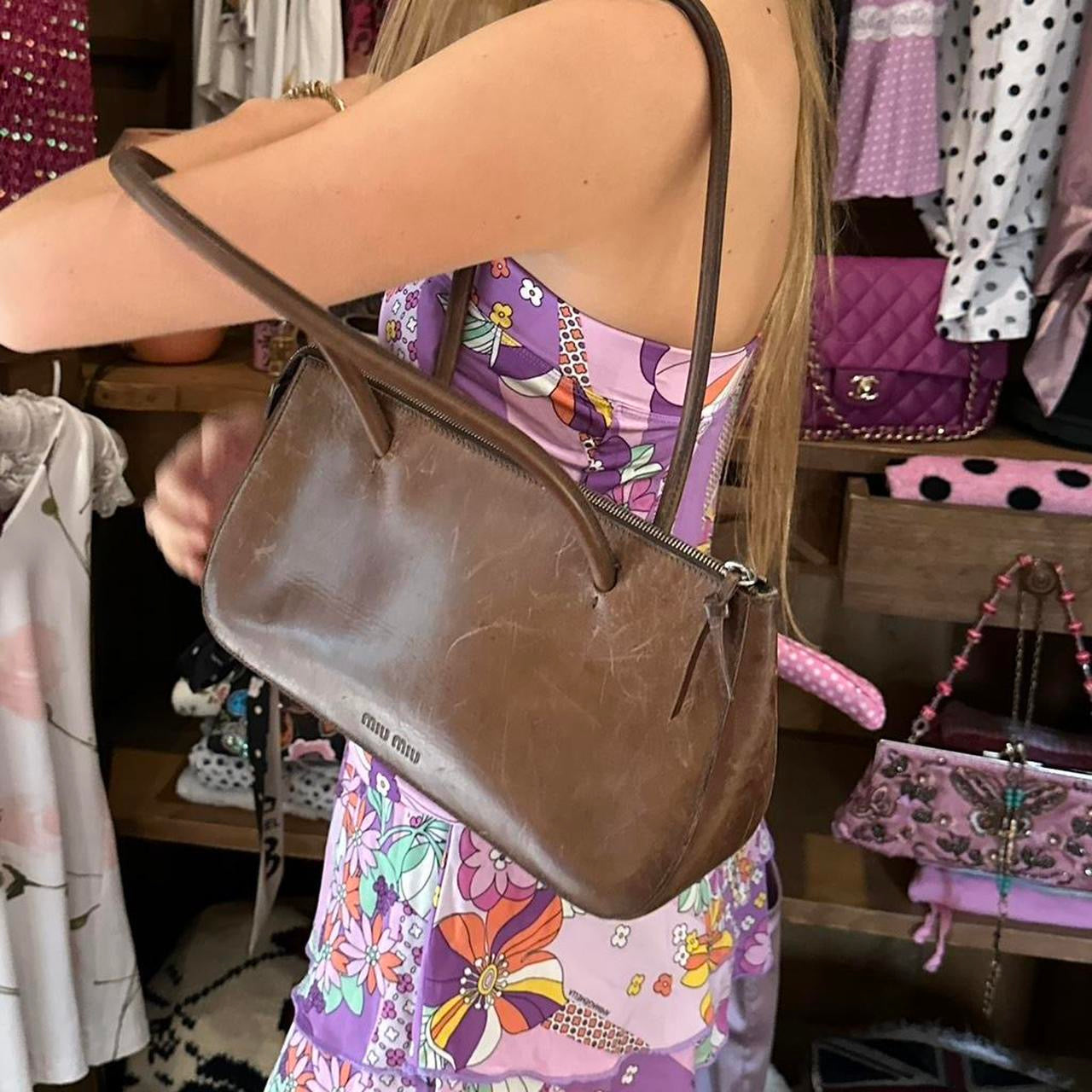 バッグ 90s Miu Miu Vintage Leather Handbag Vintage 90's Miu Miu distressed leather handbag – Chelsea Thrift