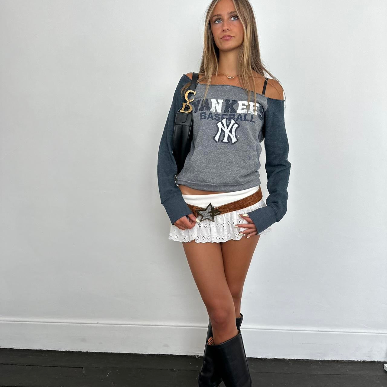 Vintage Yankees off the shoulder sweatshirt 🩷