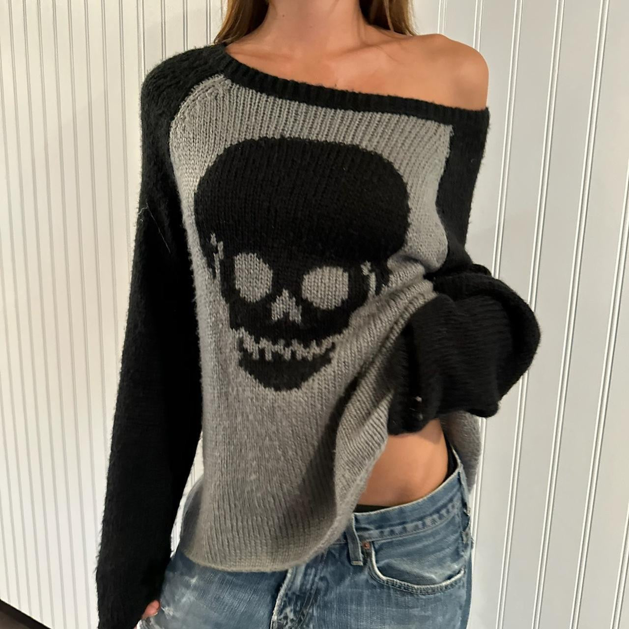 Vintage knitted skull sweater ☠️💗