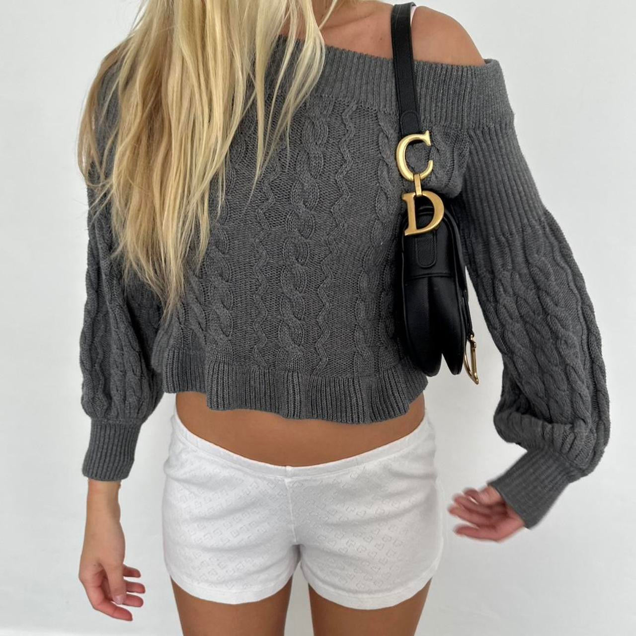 Vintage 2000’s grey knitted jumper