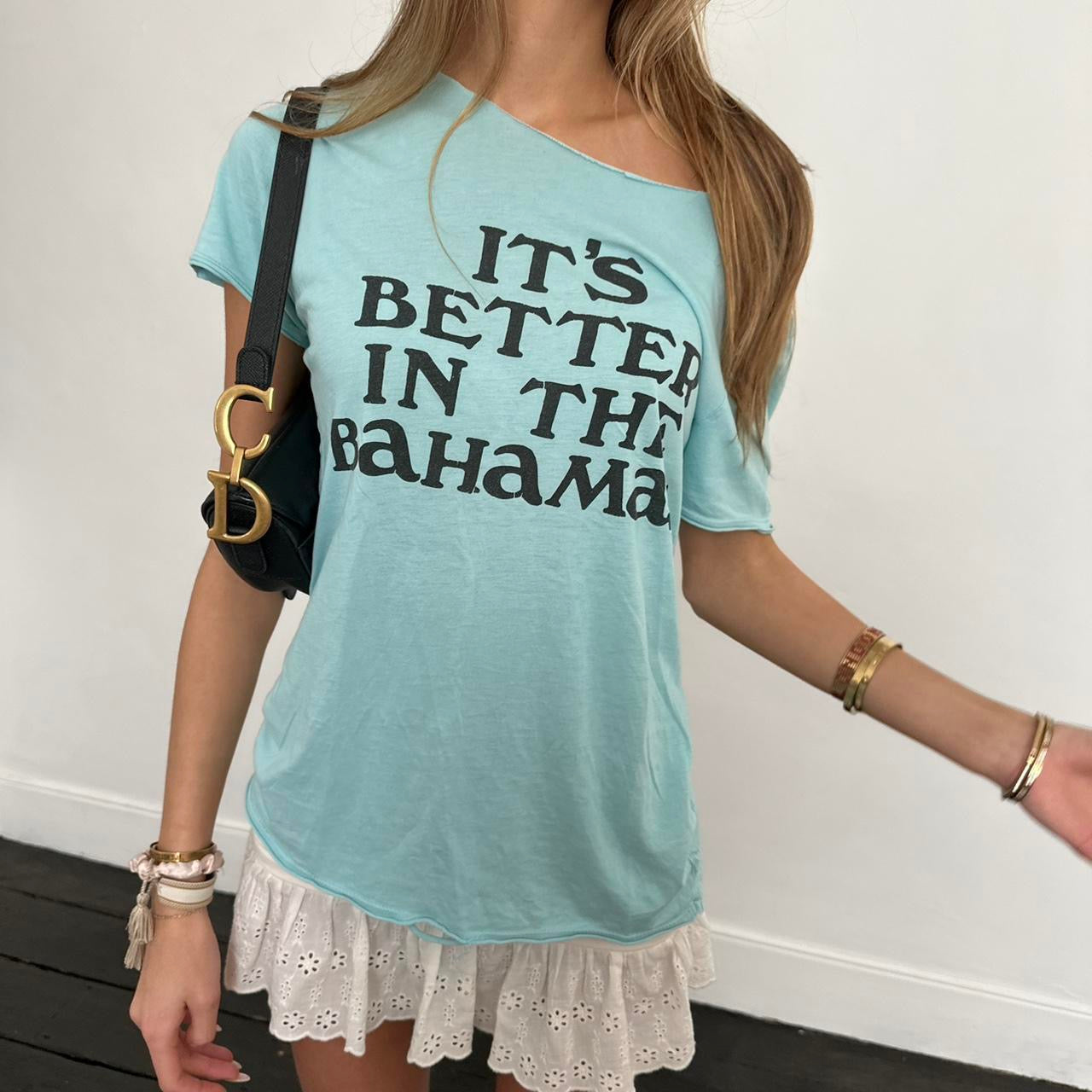 Vintage 2000’s It’s better in the BAHAMAS graphic tee