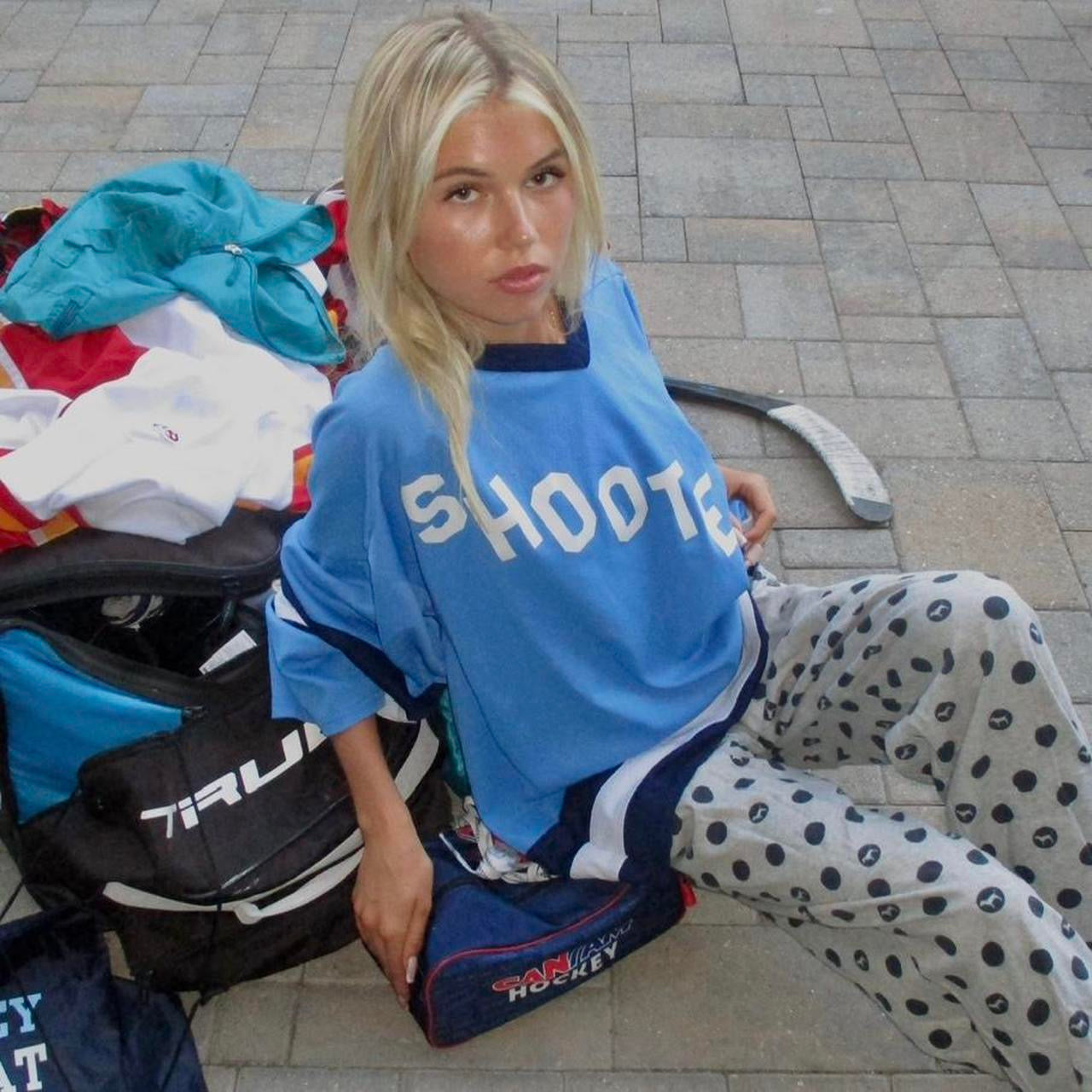 Vintage 90’s blue shooters hockey jersey