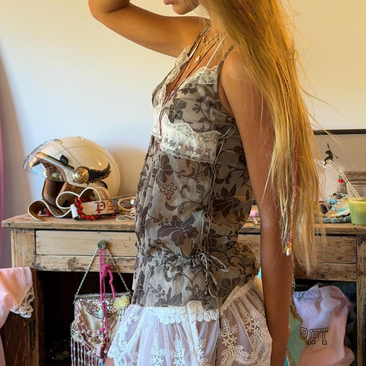 Vintage 00s flower lace boho top