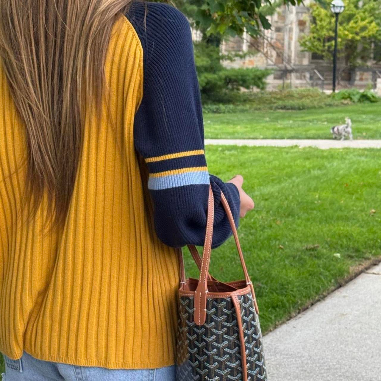 Vintage 90’s yellow and navy ribbed sweater