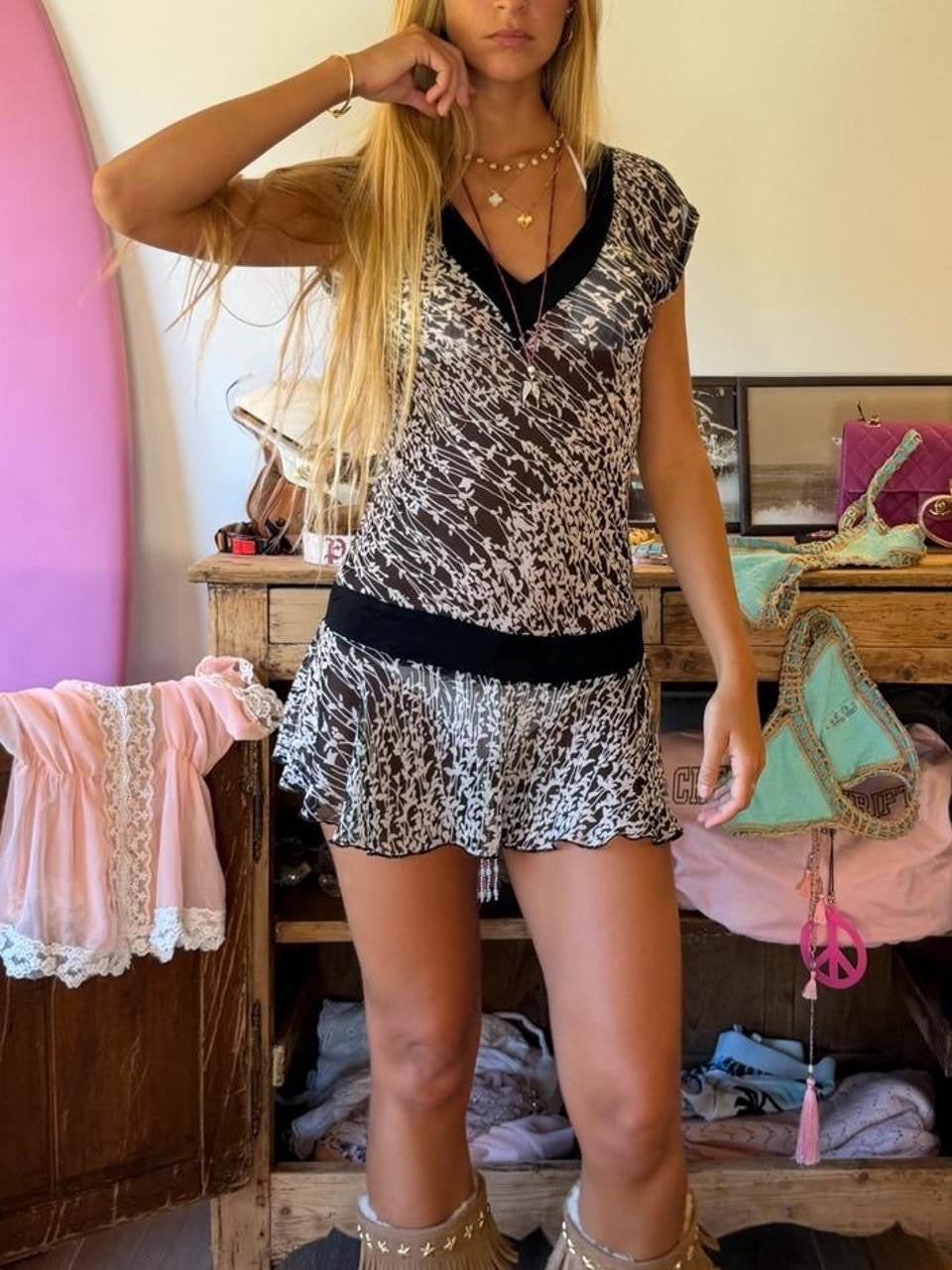 Vintage 00’s black flower print mini dress