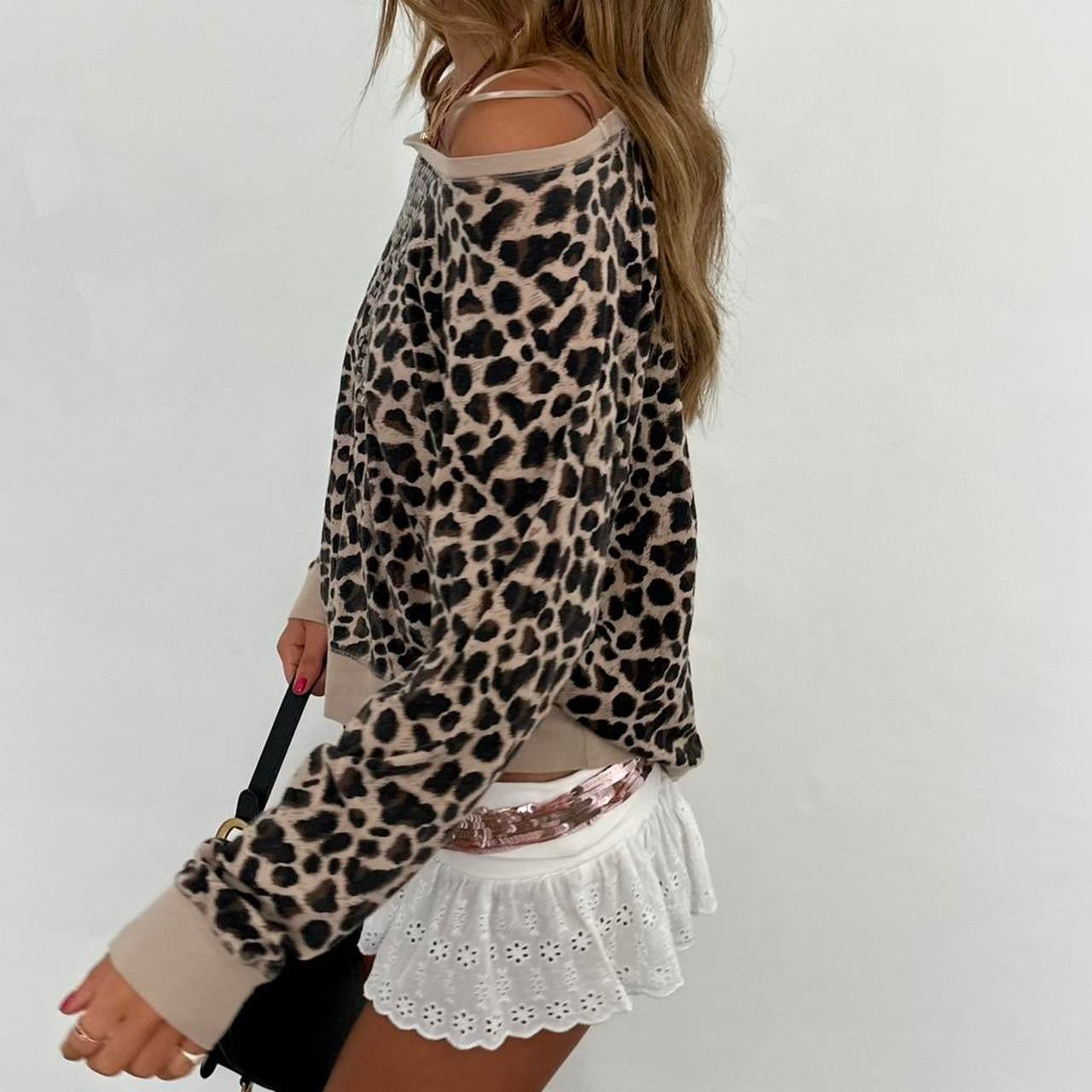Vintage 00s leopard print skull stud light sweater top