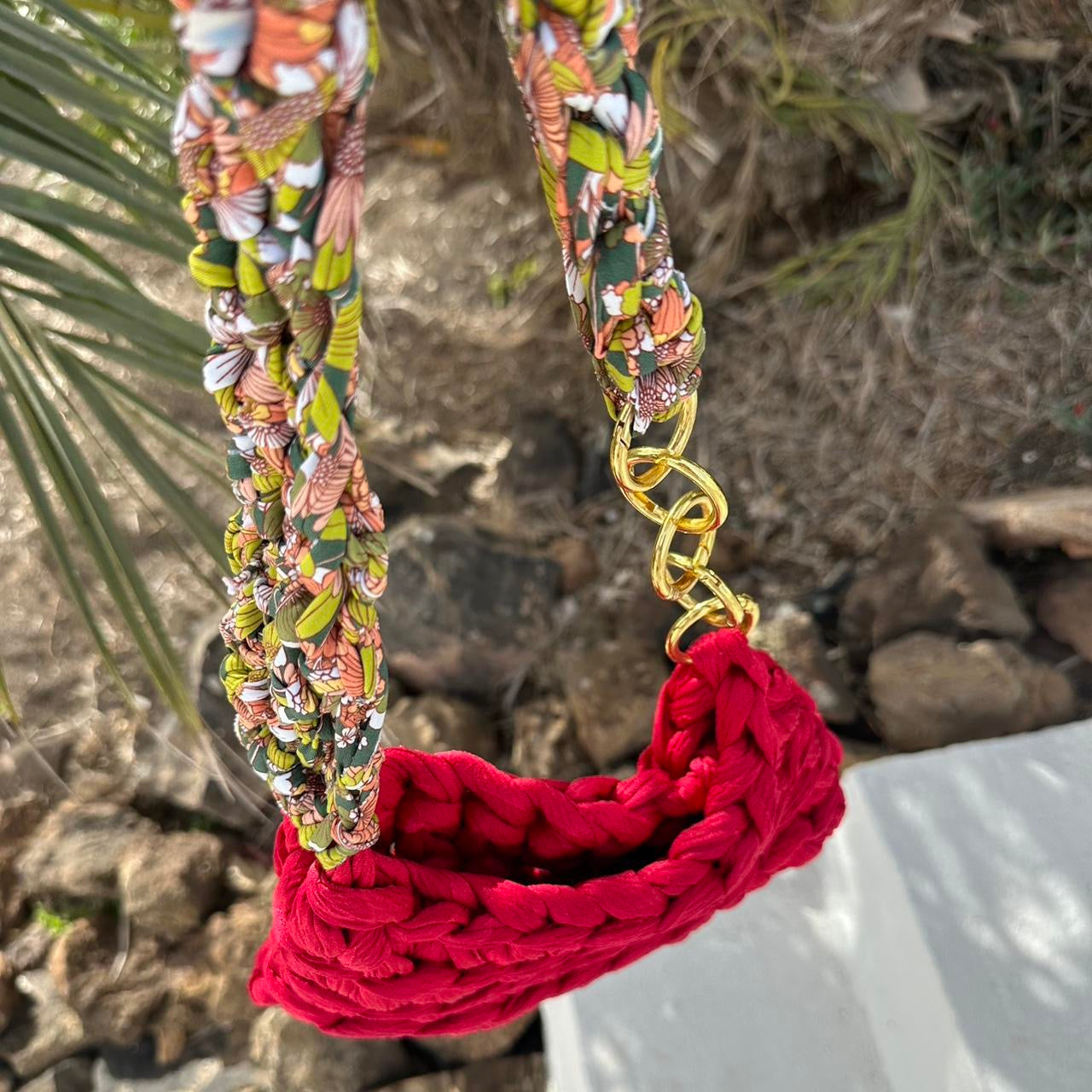 Handmade woven pink gold chain floral strap bag 🌺