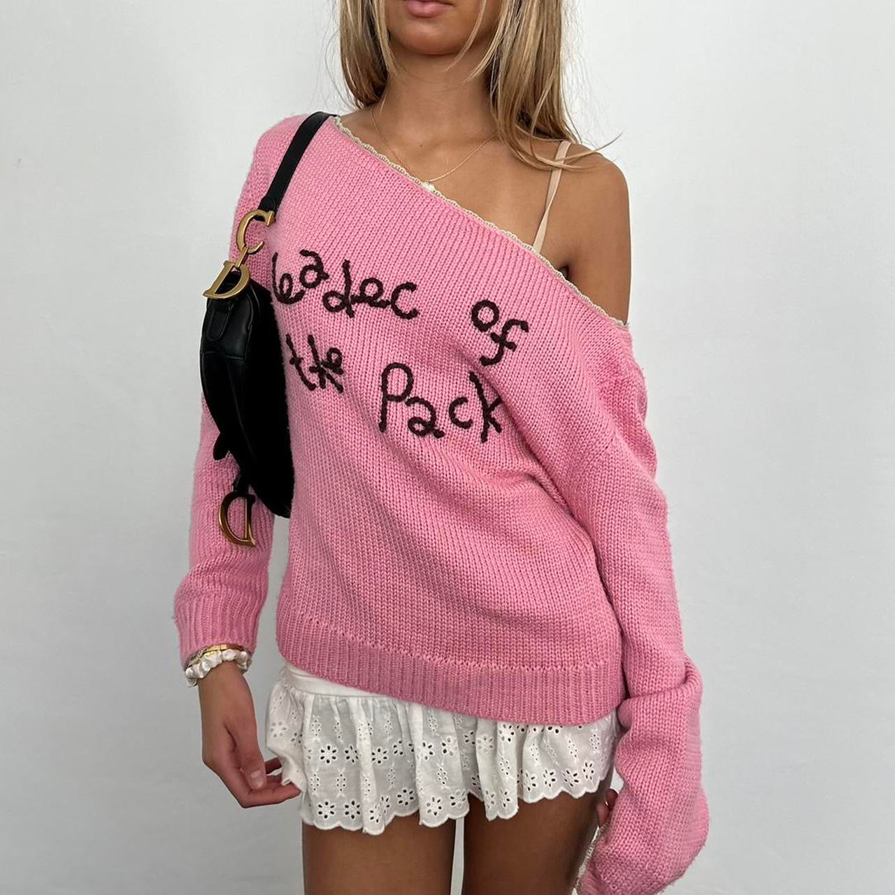 Vintage 90’s pink knit embroidered sweater