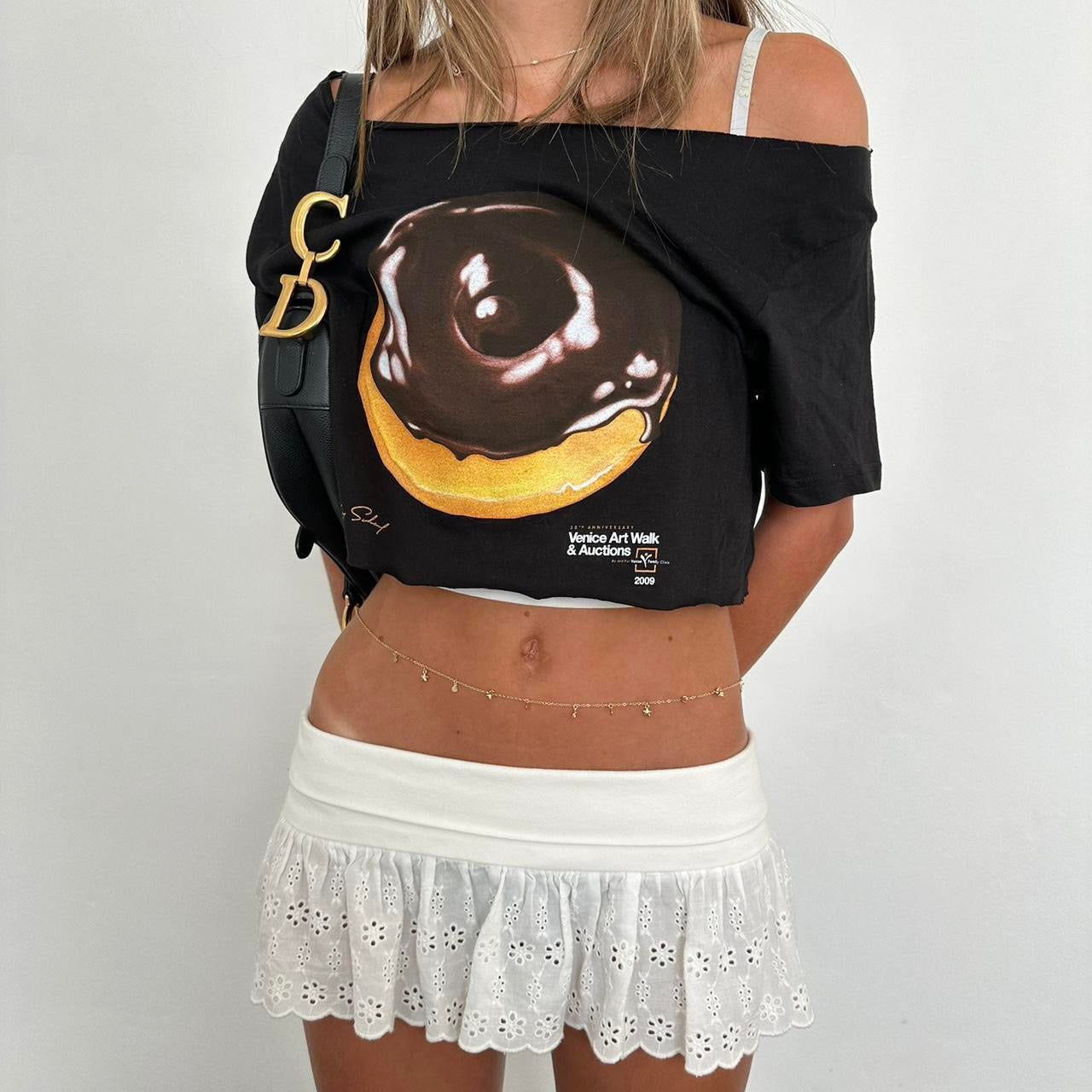 Vintage 2000s era doughnut top