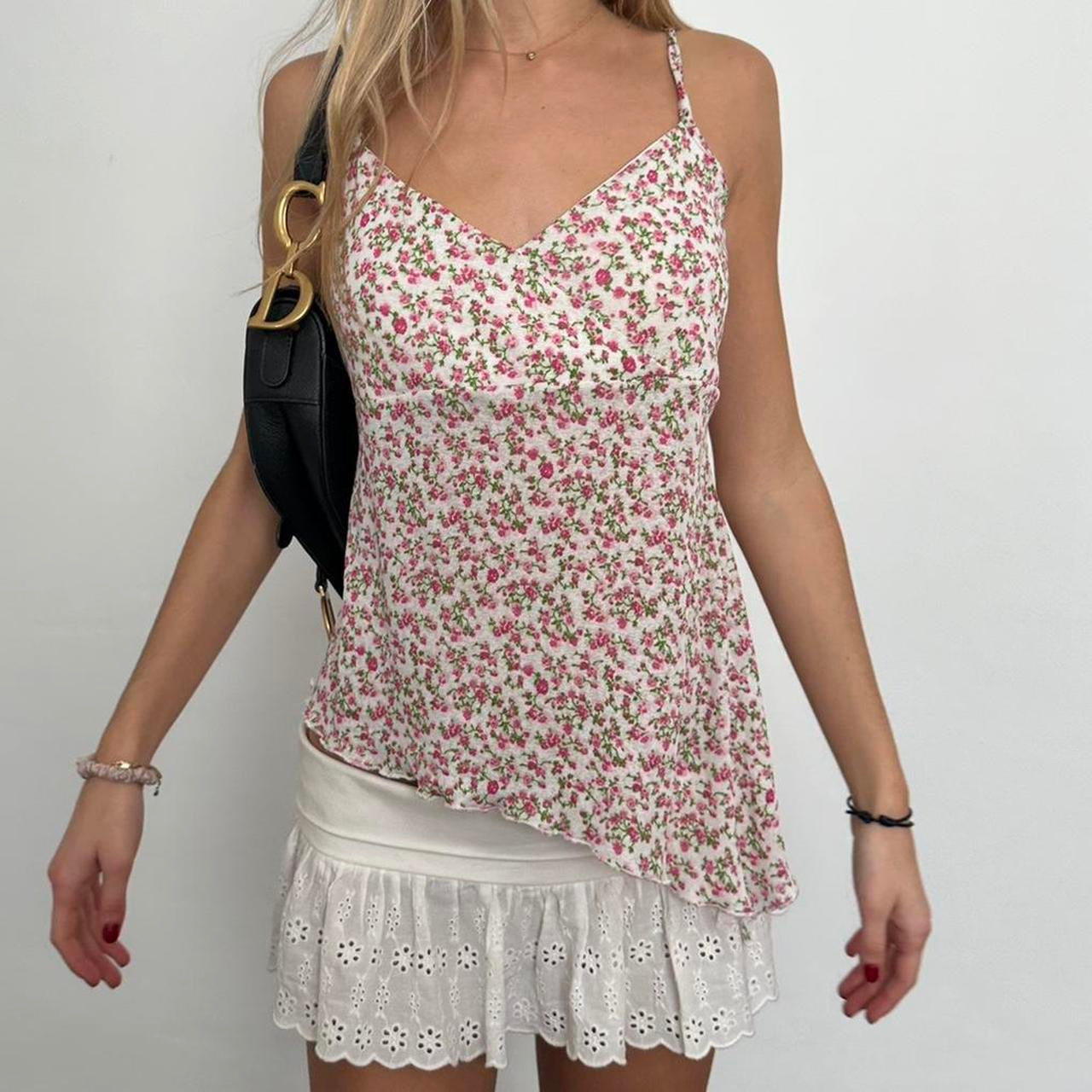 Vintage floral asymmetrical pink floral cami top 🎀