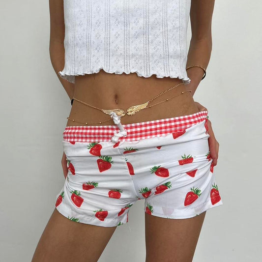 Vintage strawberry gingham print shorts 🍓🧺
