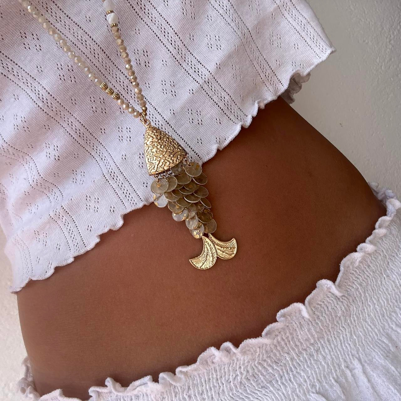 Vintage island sequin fish necklace 🪸