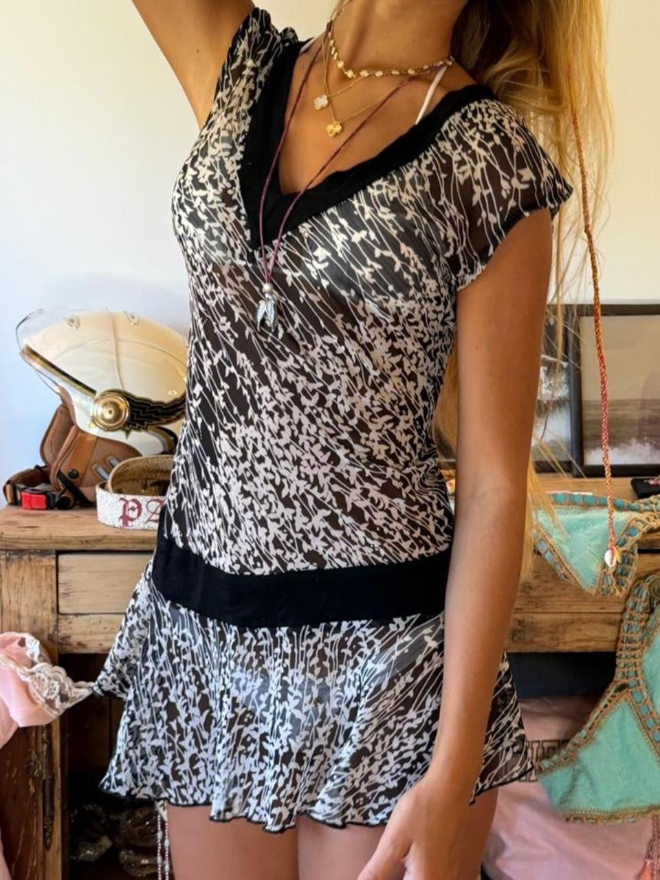 Vintage 00’s black flower print mini dress