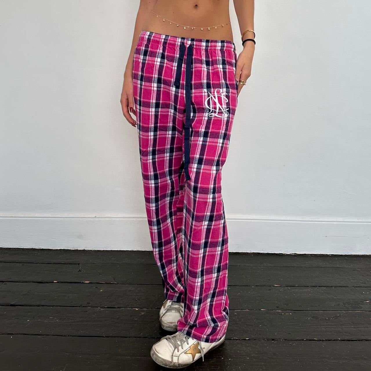 Vintage pink plaid pants 🌸🖤