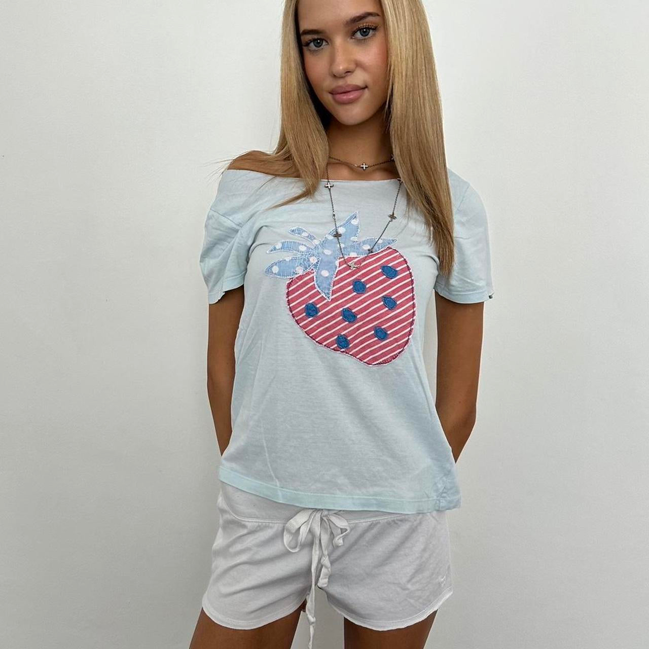 Vintage strawberry tee