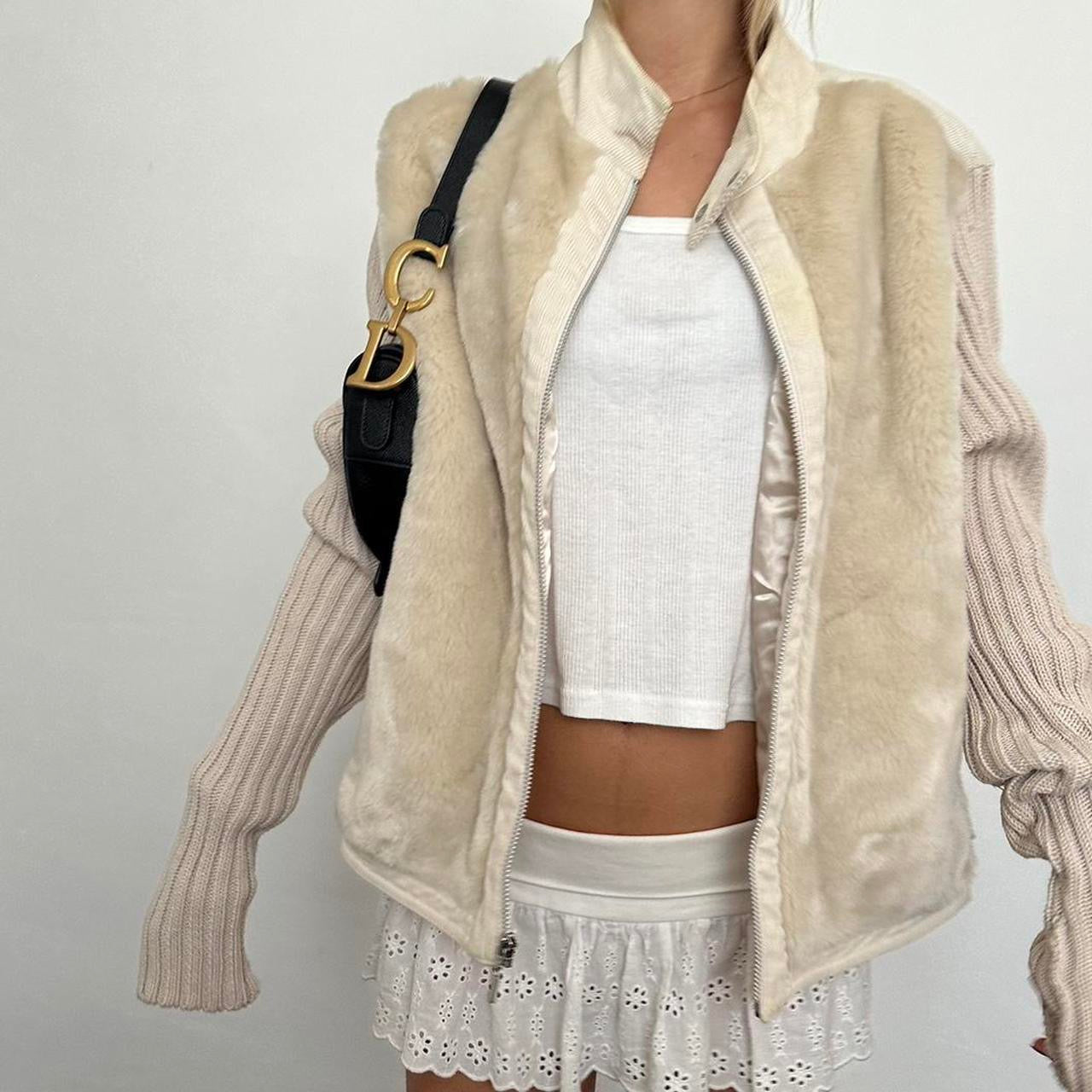 Vintage 2000’s cream faux fur & knit sleeves jacket