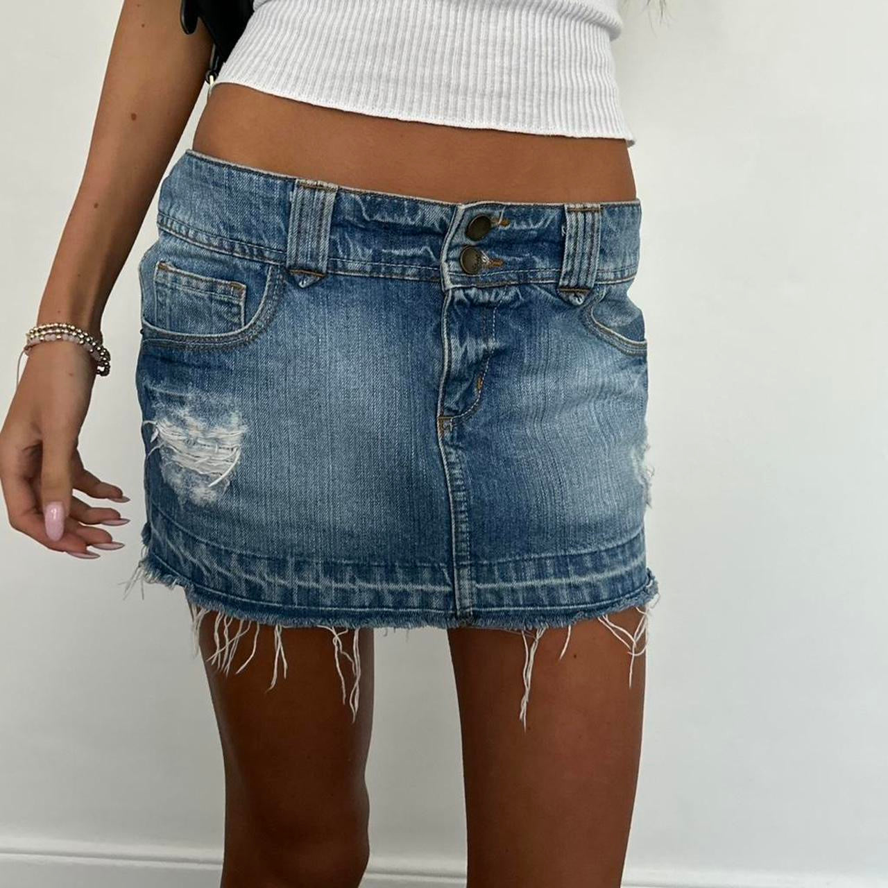 Vintage 2000’s blue denim mini skirt