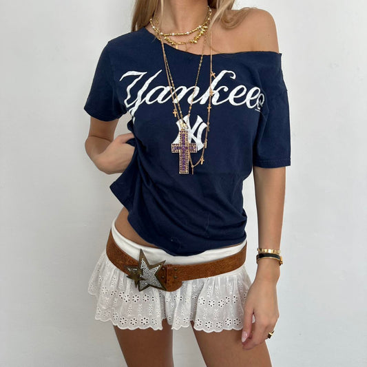 Vintage 90’s off the shoulder Yankees navy tee 🩵