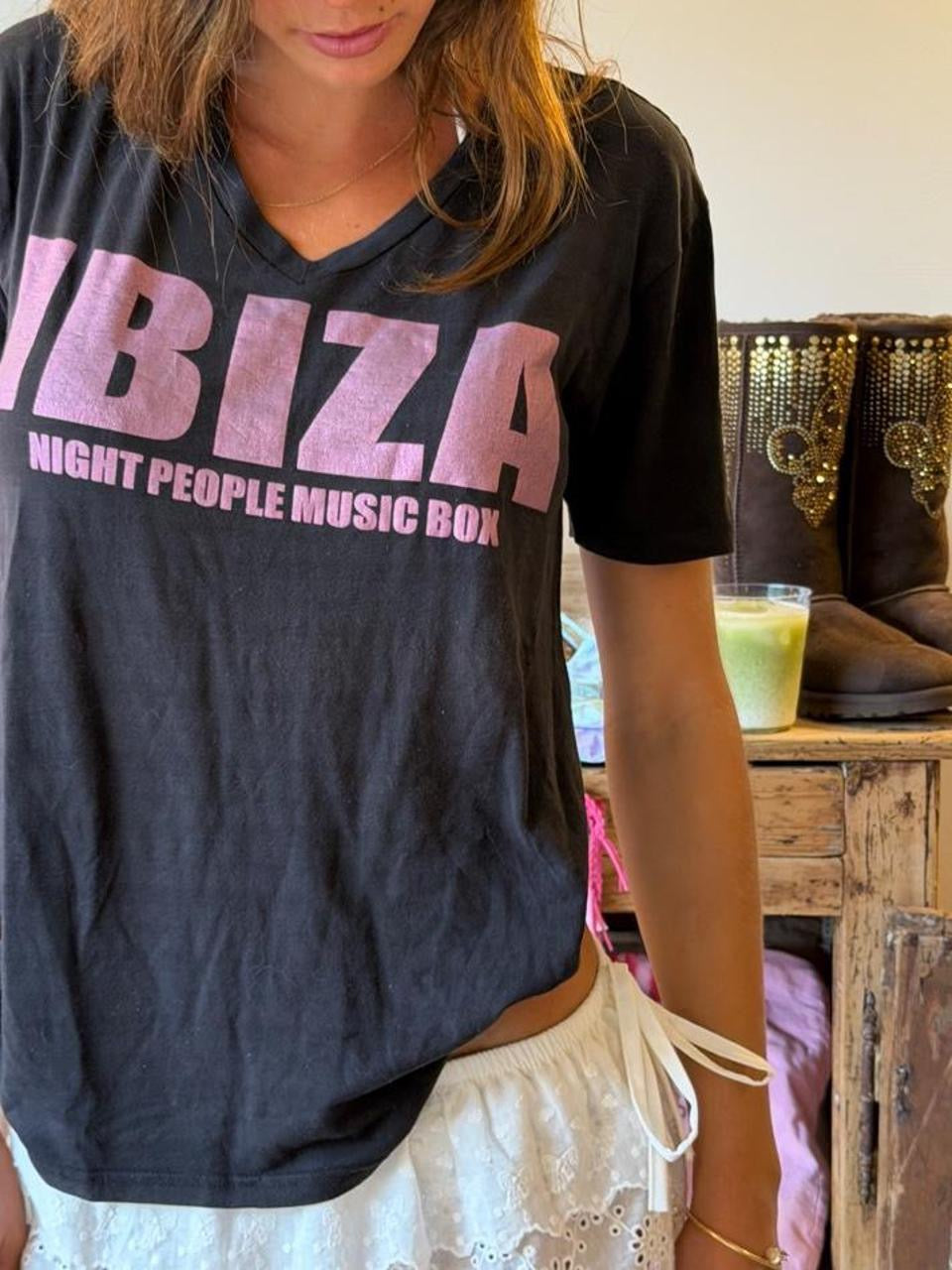 Vintage 00’s Ibiza party graphic t-shirt