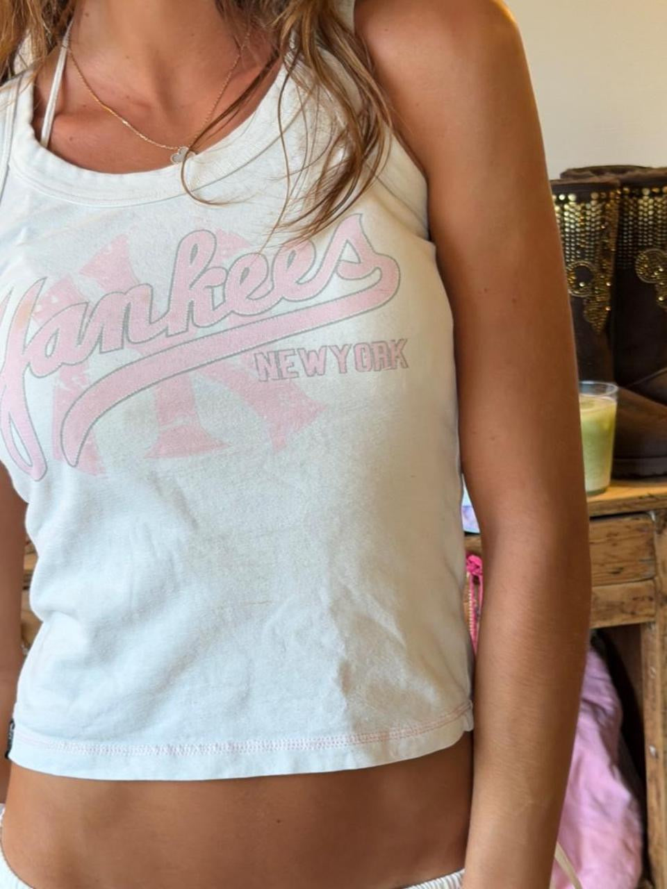 Vintage 00’s Yankees white graphic tank top