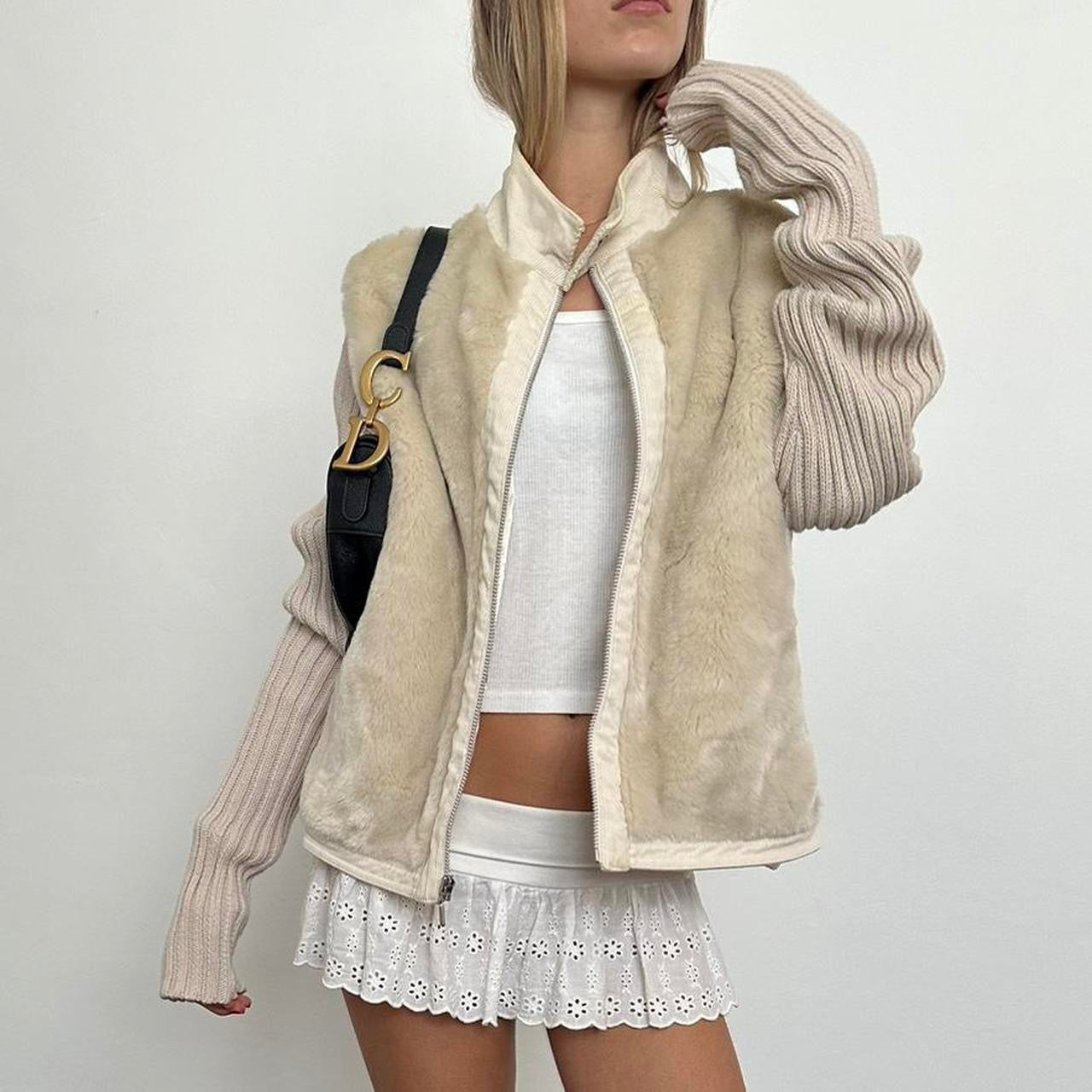 Vintage 2000’s cream faux fur & knit sleeves jacket