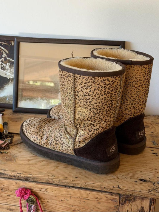 Vintage 2000s leopard print Ugg boots