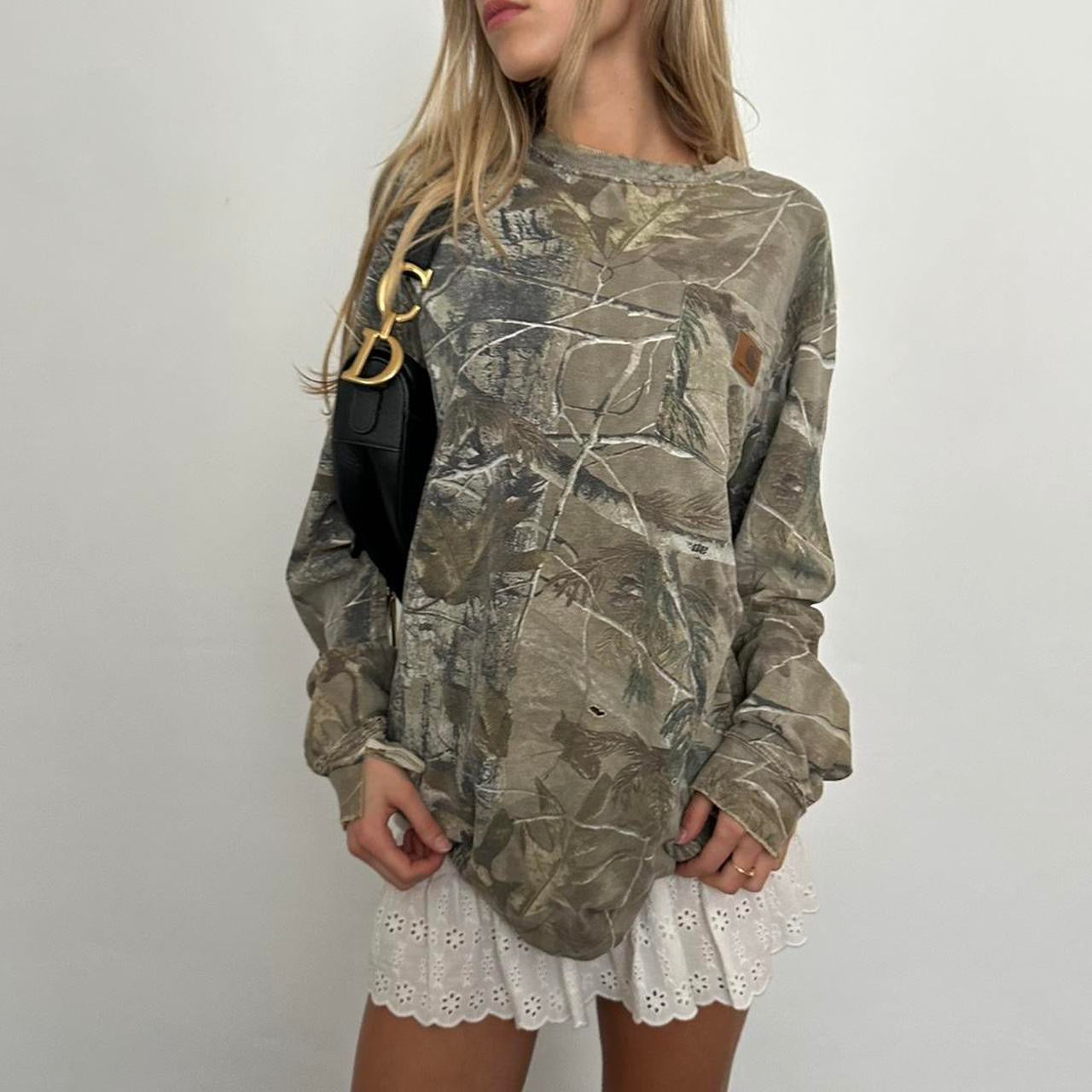 Vintage 90’s Carhartt camouflage long sleeves top