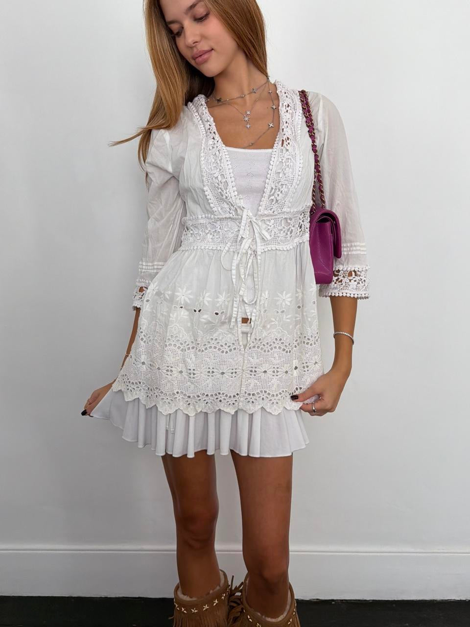 Vintage 00’s white lace broderie tie up top