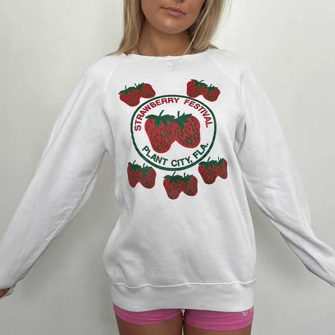 Vintage 90’s strawberry sweatshirt