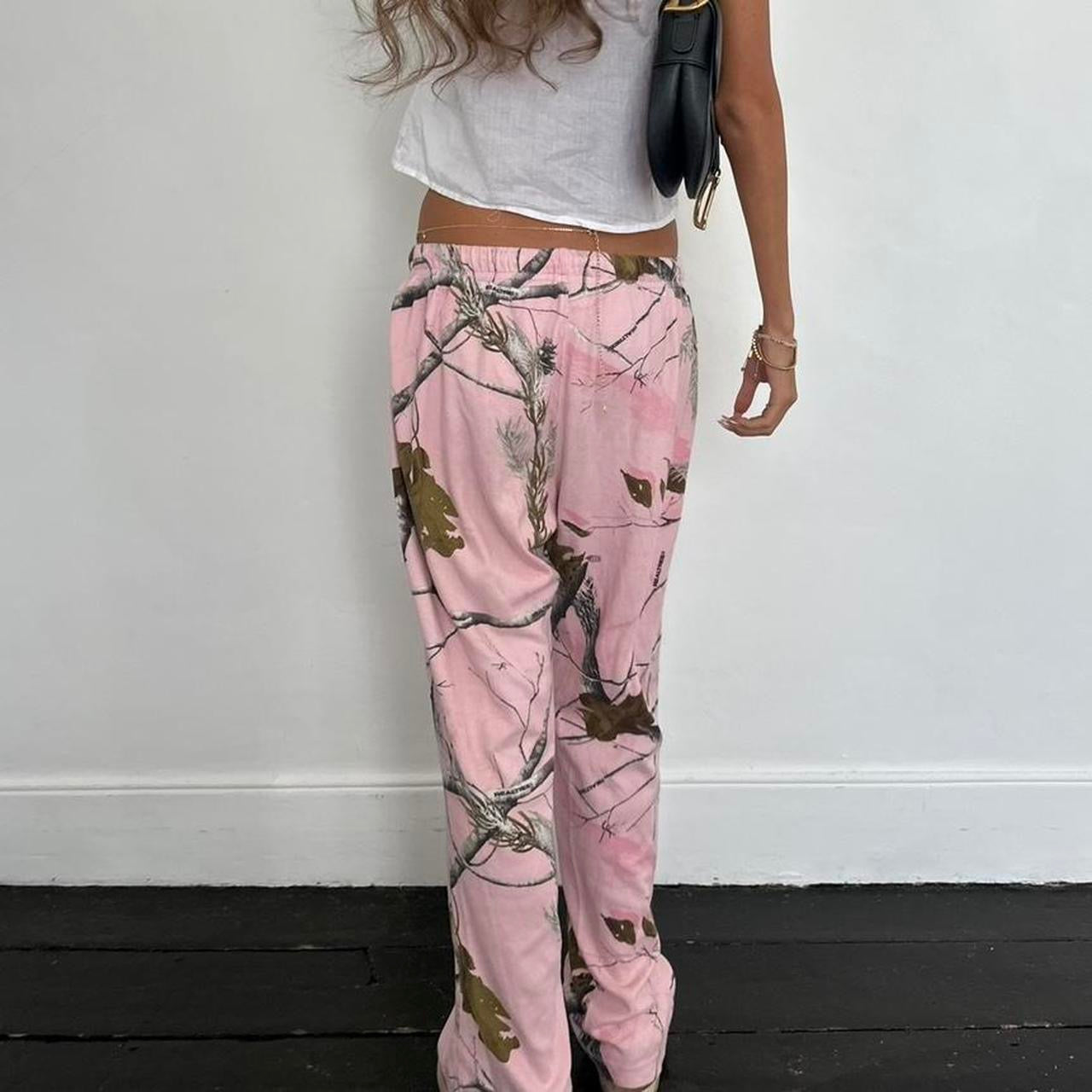 Vintage 2000’s pink camo sweatpants