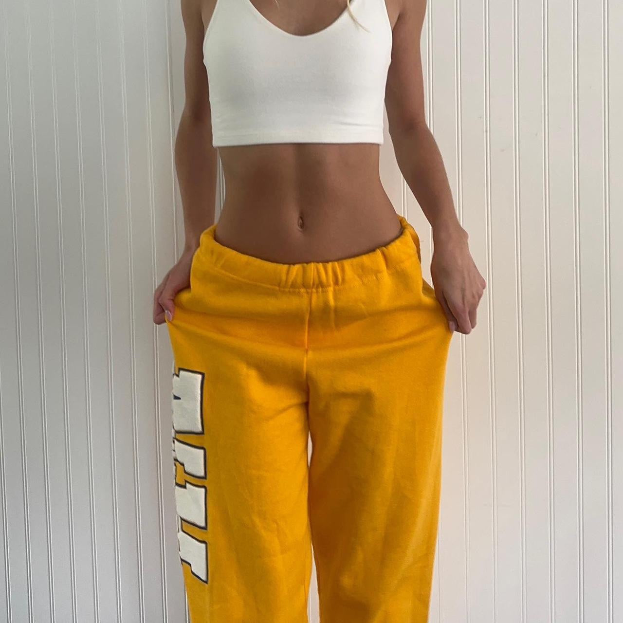 Vintage true 90s New York sweatpants 💛