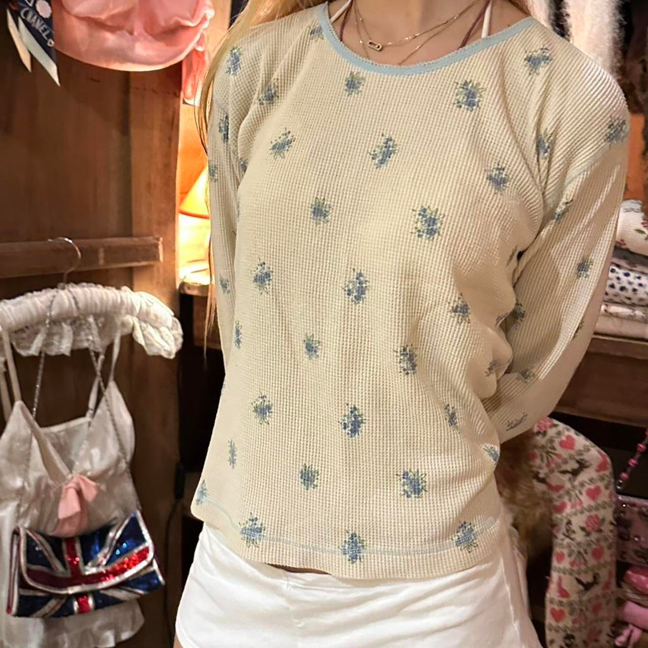 Vintage 2000’s floral pattern long sleeve waffle top