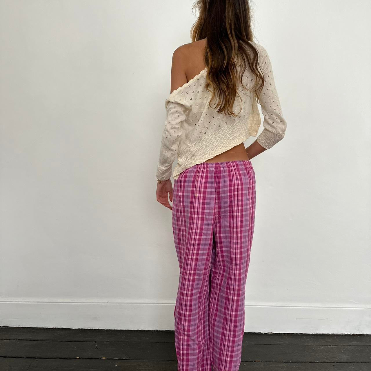 Vintage pink plaid pants 🌸🖤