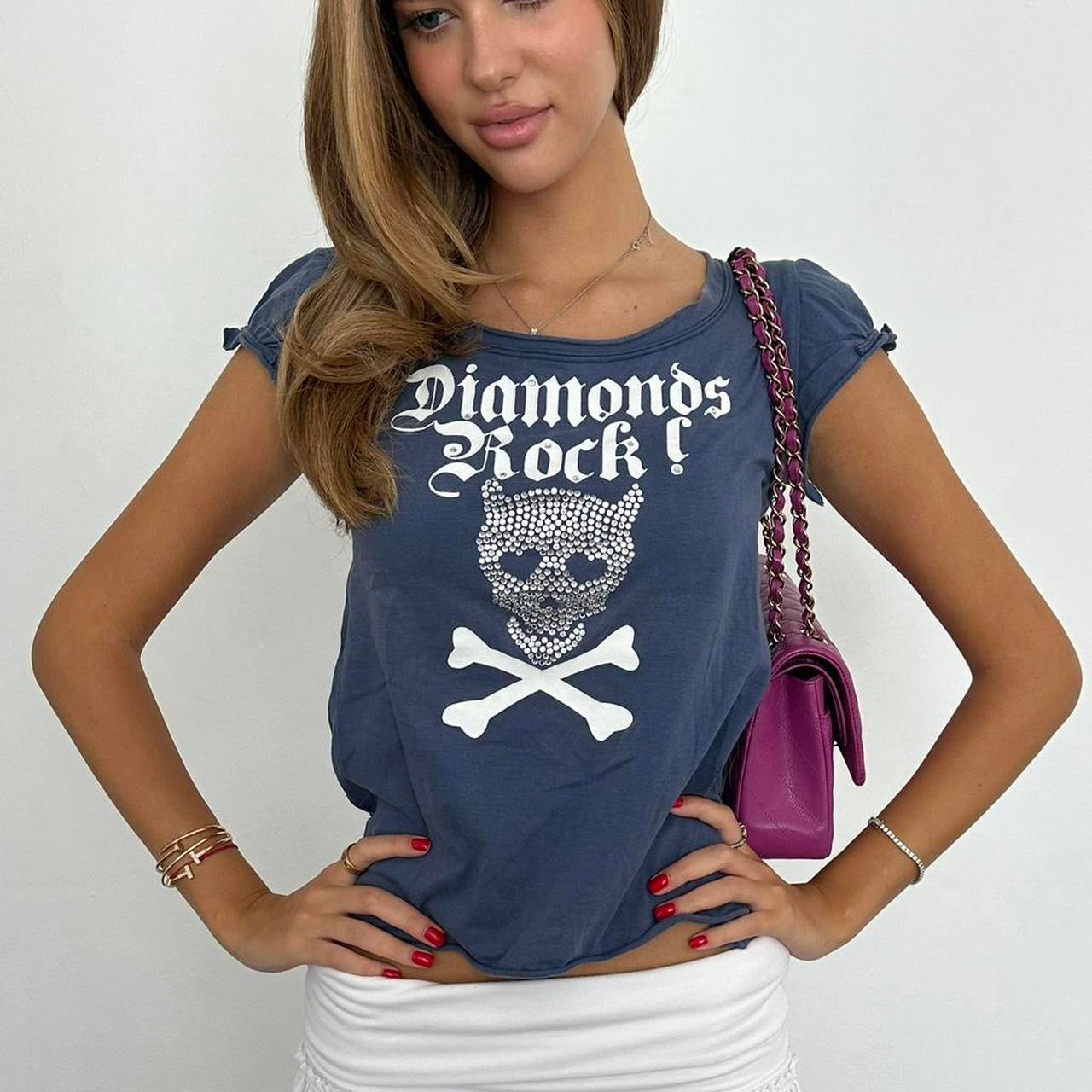 Vintage 00s graphic skull and cross bones tee