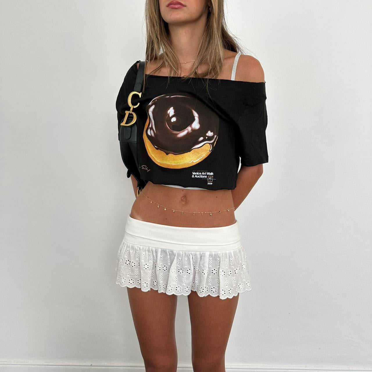 Vintage 2000s era doughnut top