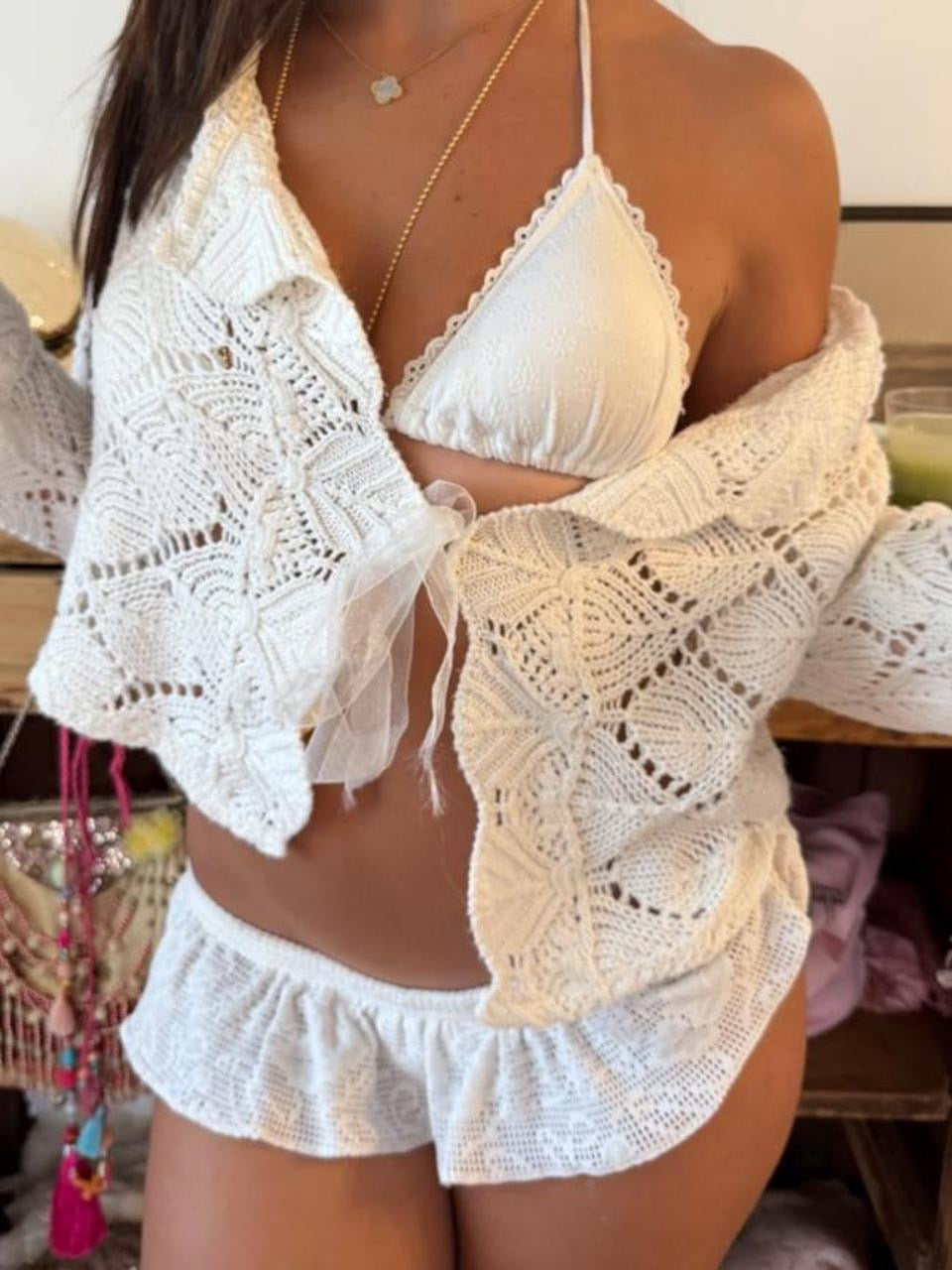 Vintage 00’s white crochet cardigan top