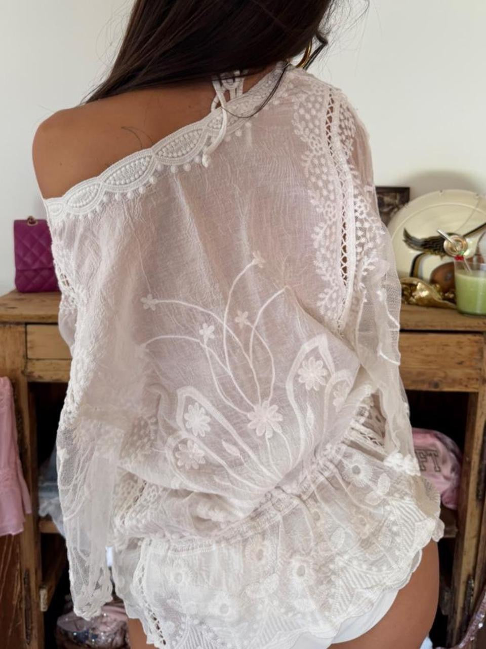 Vintage 00s white lace boho delicate top