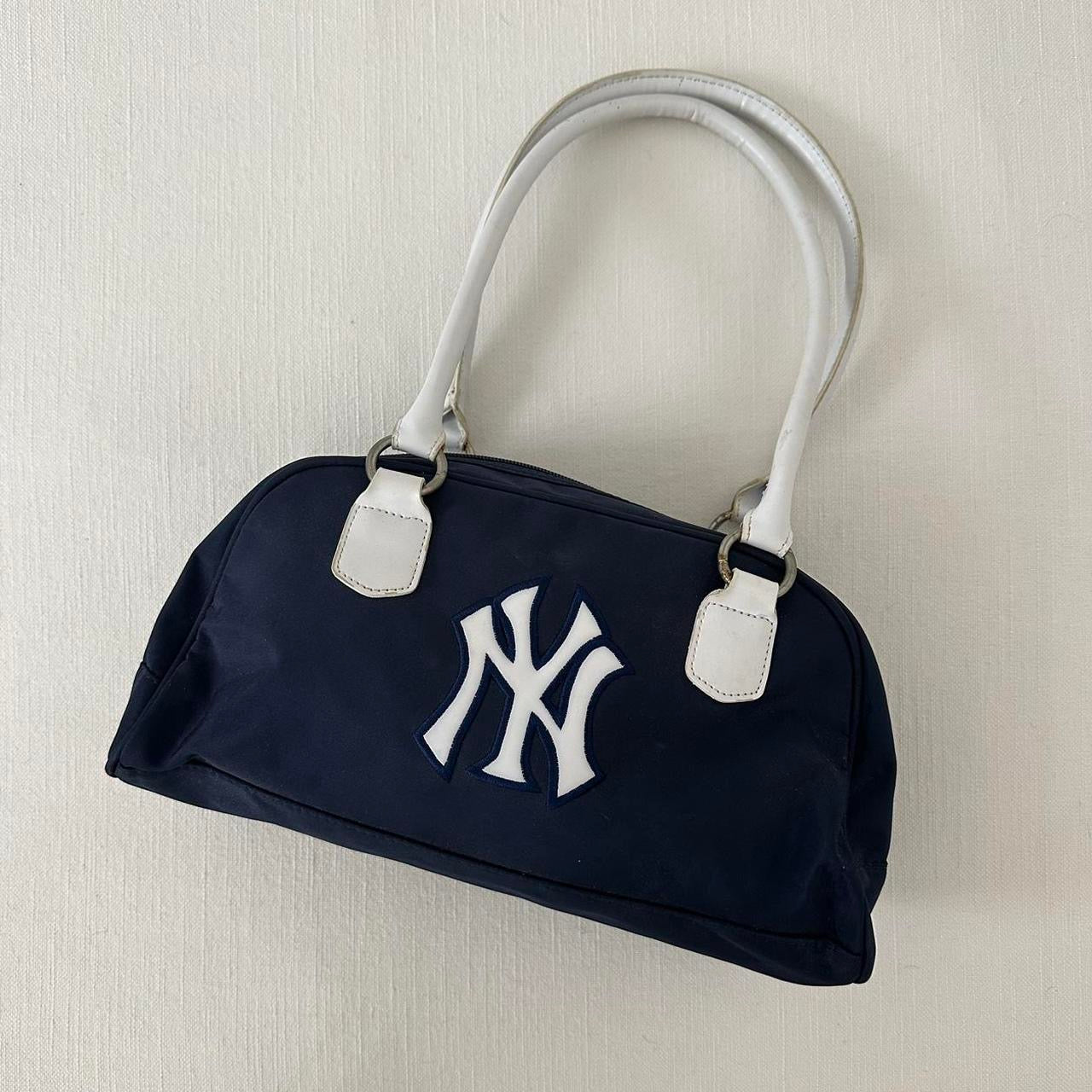 Vintage 90’s New York Yankees navy bag