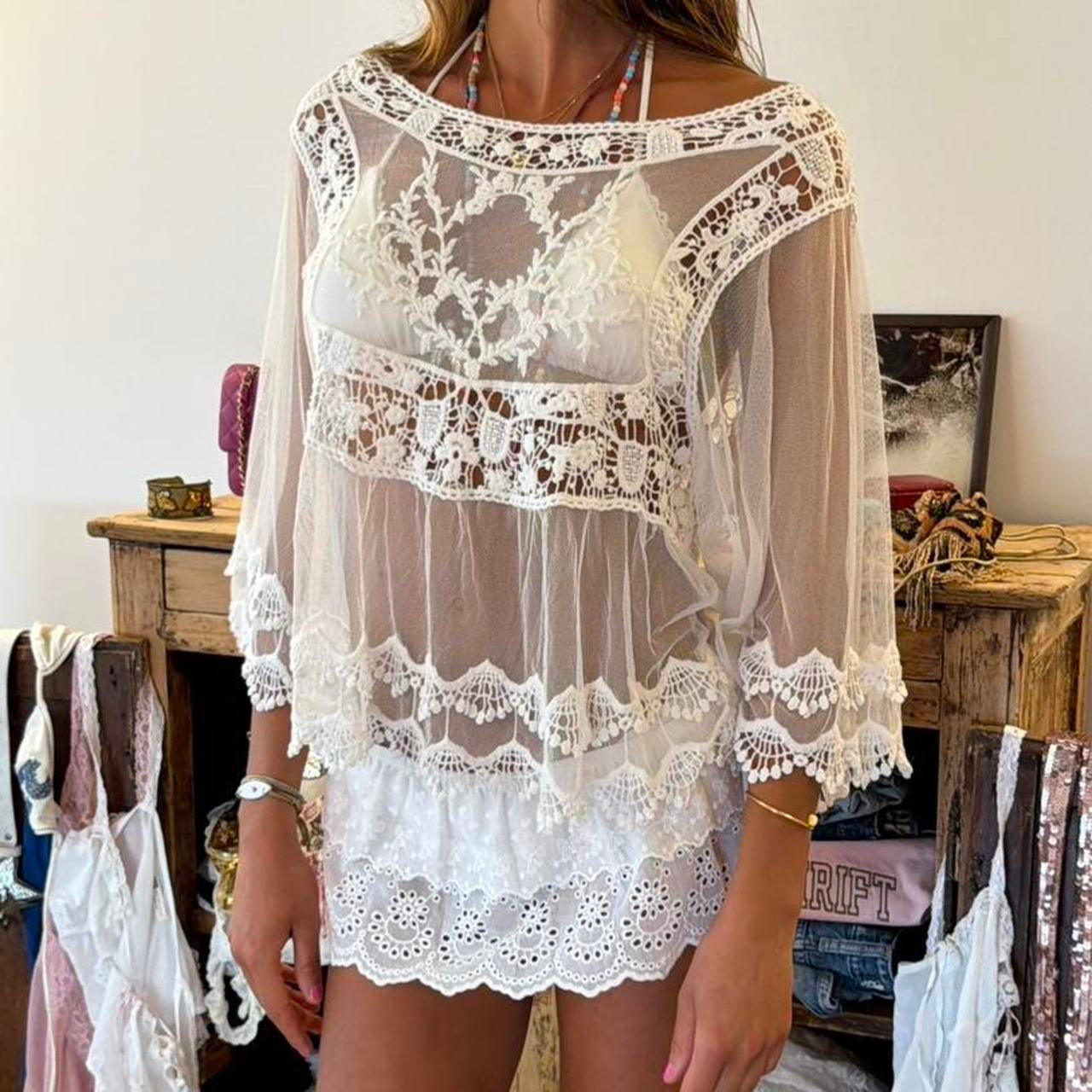 Vintage 00’s white lace boho long sleeve top