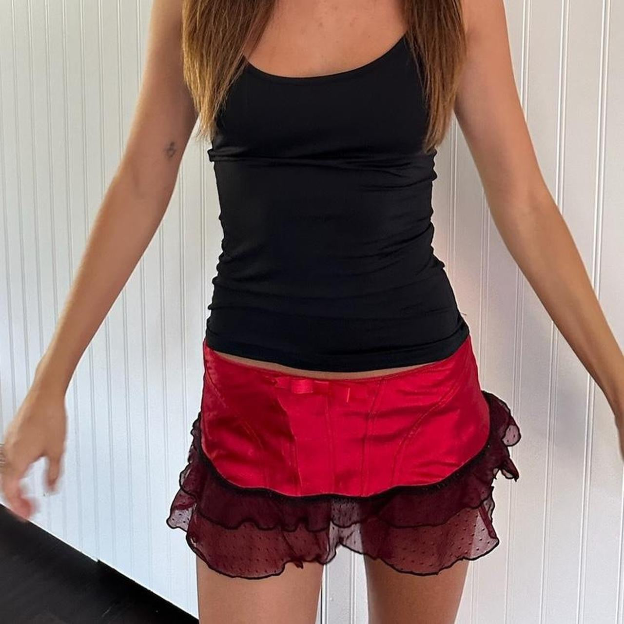 Vintage early 2000s red mini skirt ❣️