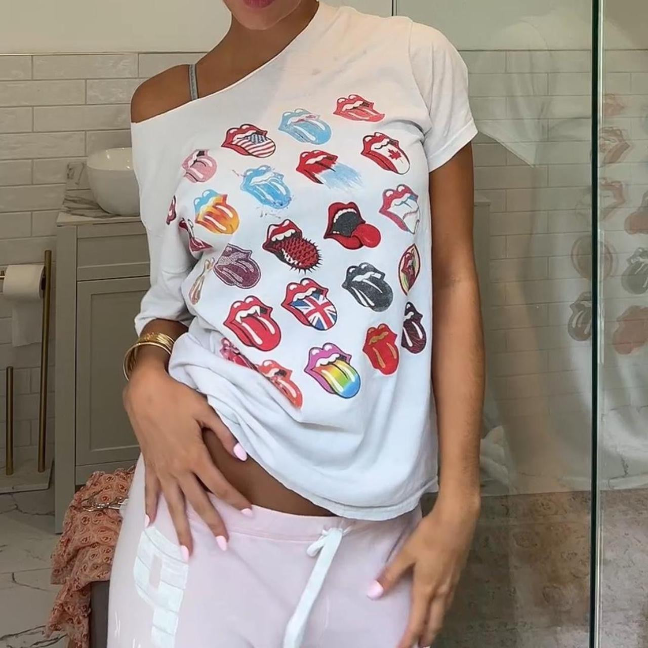 Vintage Rolling Stones off the shoulder top 🧸